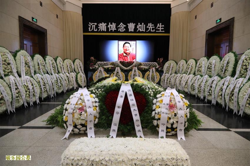 “95后”小哥代客祭扫：这份工作是在积德行善